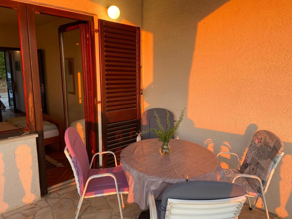 Apartments Stella-Dora Lopar Εξωτερικό φωτογραφία